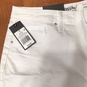 Mid-rise curvy jegging crop. 12/31/R. Target!